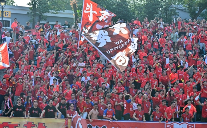 开云-今夜中超传出新动向；广州队绝杀压哨；管理层表态：目标明确；高层口径保持一致的简单介绍