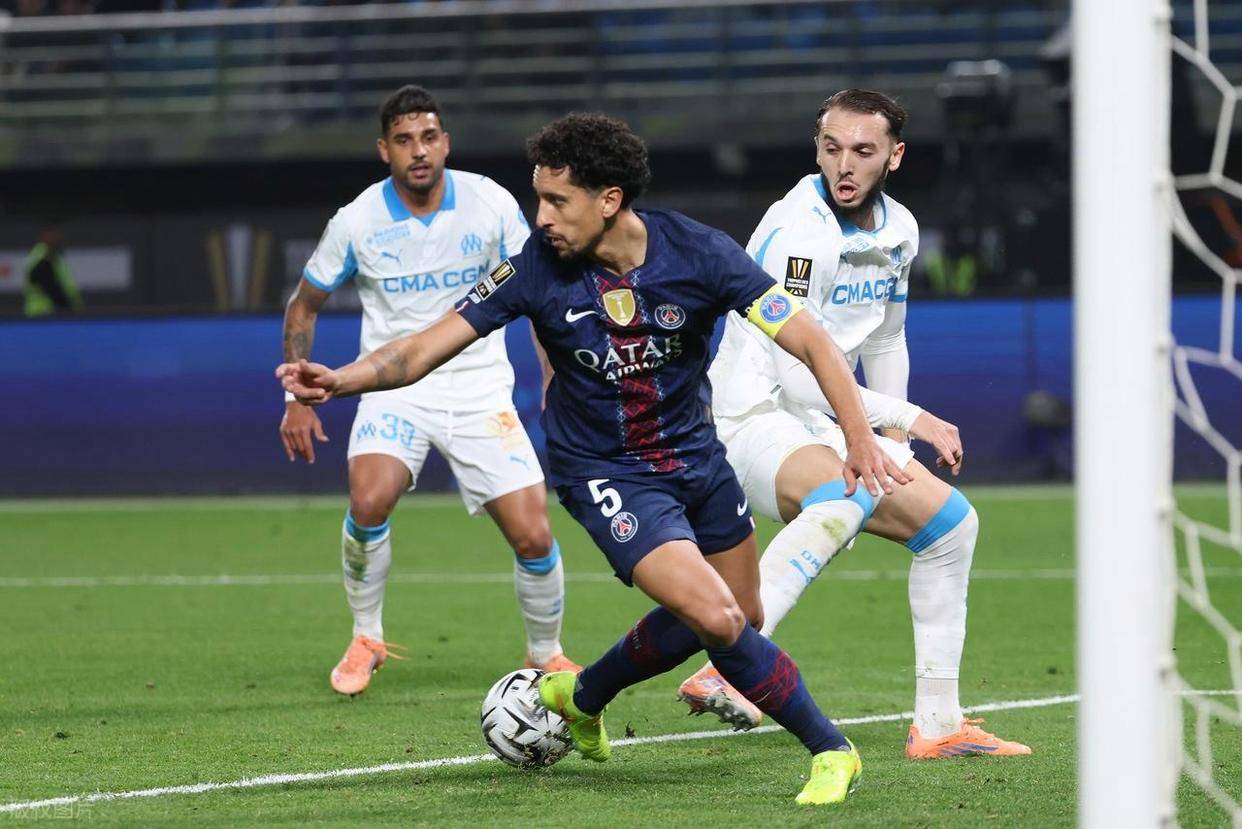 国际比赛日法国杯焦点战，纽卡斯尔官宣签约，赛场秩序良好，轮换策略成焦点的简单介绍